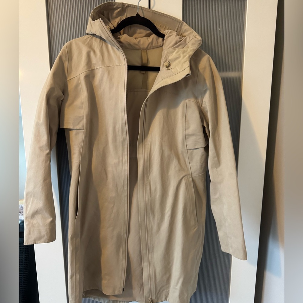 LULULEMON RAIN REBEL *COTTON EDITION - beige size 4 (it’s waterproof)